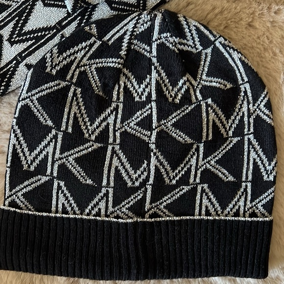 Michael Kors metallic logo beanie and scarf set - Picture 3 of 4